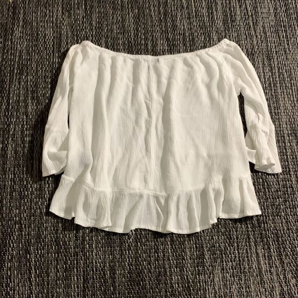 New Look off the shoulder top with fluted sleeves - Picture 2 of 3